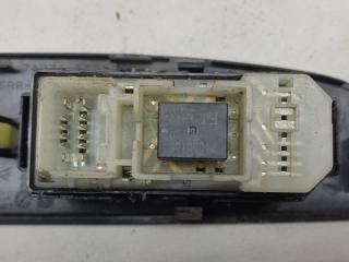 Кнопка стеклоподъемника задняя правая LEXUS IS250/350 05-13 Седан 2.5