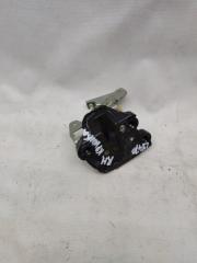 Замок крышки багажника задний правый LX470 98-07