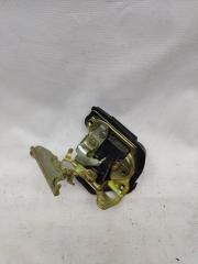 Замок крышки багажника задний левый LX470 98-07