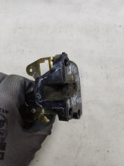 Замок крышки багажника задний левый LEXUS LX470 98-07