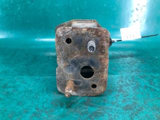 Кронштейн усилителя переднего бампера SEQUOIA 01-07