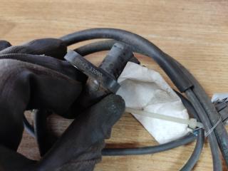 Датчик ABS передний правый CAMRY 40 06-11