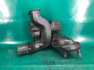 Патрубок воздушного фильтра 300 04-10 2008 Седан 3.5 EGG