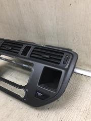 Накладка торпедо центр. RIO UB 2011-2017 2012 UB 1.6 G4FD