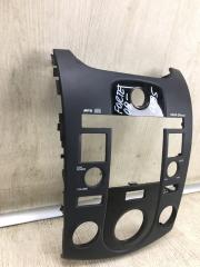 Накладка торпедо центр. KIA FORTE/CERATO TD 08-13 TD 2.0 G4KD