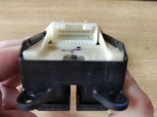 Блок управления стеклоподъемниками передний левый VENZA 09-16 2009 AGV10 2.7 1ARFE