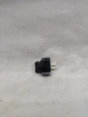 Кнопка центрального замка PRIUS - 30 09-17