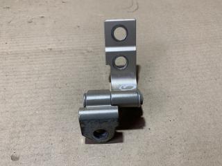 Петля двери нижняя задняя правая LS460 06-12 2011 USF40 4.6