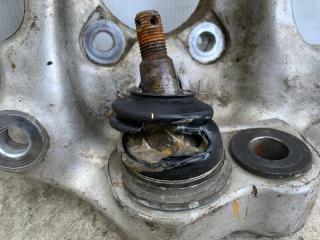 Кулак поворотный левый LS460 06-12 2011 USF40 4.6