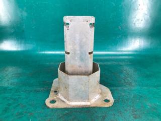 Кронштейн усилителя переднего бампера правый DART 12-16