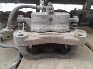 Суппорт тормозной передний левый INFINITI M35/M45 04-10