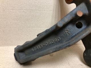 Цапфа задняя правая CAMRY 30 02-06 2005 ACV30 2.4 2AZFE