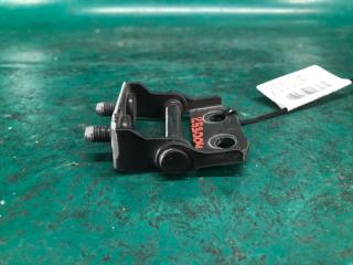 Петля крышки багажника правая CX-7 06-12 2009 Внедорожник 2.5 L5