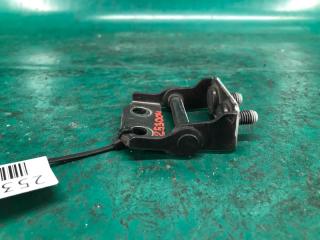 Петля крышки багажника правая CX-7 06-12 2009 Внедорожник 2.5 L5