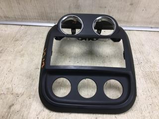 Накладка торпедо центр. JEEP COMPASS 06-16 MK49 2.4 ED3