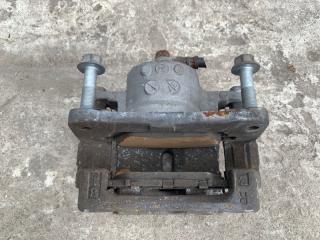 Суппорт тормозной передний правый PRIUS - 30 09-17 2013 ZVW30 2ZR-FXE