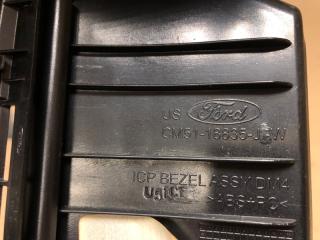 Накладка торпедо под магнитолу FORD FOCUS 10-18 Седан 2.0 XQDA