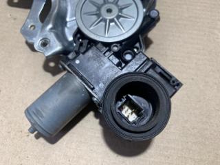 Стеклоподъемник задний правый SIENNA 11-16 2015 Минивэн 3.5L 6