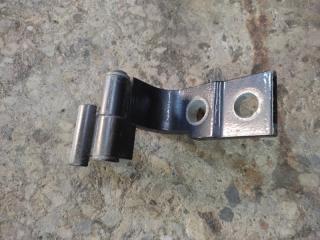 Петля двери нижняя задняя левая LS460 06-12