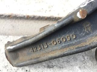 Цапфа правая CAMRY 30 02-06 2006 Седан 2.4 2AZFE