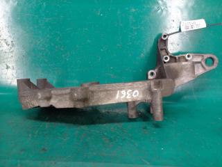 Кронштейн генератора S70 97-00 1999 Седан 2.5