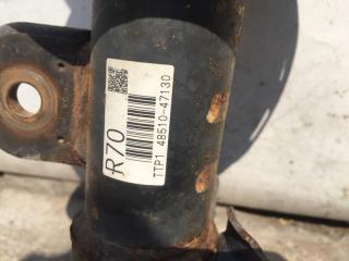 Амортизатор передний правый PRIUS - 30 09-17 2013 ZVW30 2ZR-FXE