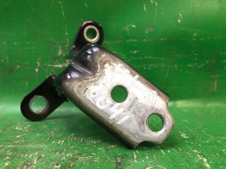 Петля двери нижняя передняя левая KIA SOUL PS 13-19 2016 Б/У Петля двери нижняя передняя левая KIA SOUL PS 13-19 2016