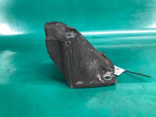 Кронштейн двигателя правый IS300 99-05 2004 Седан 3.0 2JZ-GE