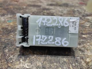 Кнопка стеклоподъемника задняя левая G25/G35/G37/Q40 06-14 2007 Седан 3.5 VQ35HR