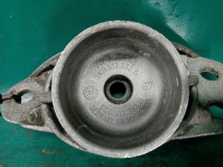 Опора амортизатора задняя JETTA USA 10-17 2011 CBTA 2.5L