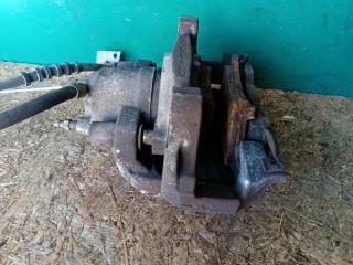 Суппорт тормозной передний левый FUSION 14- 2014 Седан 2.5