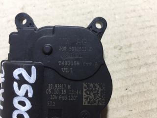 Моторчик заслонки печки JETTA USA 10-17 162