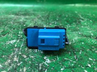 Кнопка центрального замка задняя правая VOLKSWAGEN PASSAT B7 11-15 Седан 2.5 CBUA