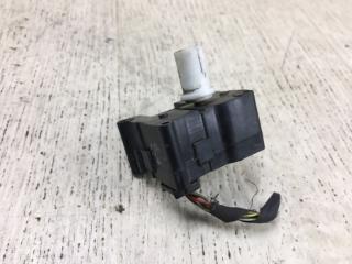 Моторчик заслонки печки PHAETON 02-10