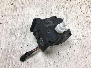 Моторчик заслонки печки PHAETON 02-10