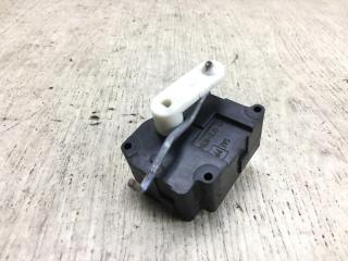 Моторчик заслонки печки PHAETON 02-10