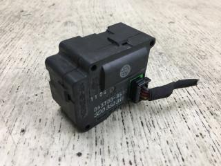 Моторчик заслонки печки PHAETON 02-10