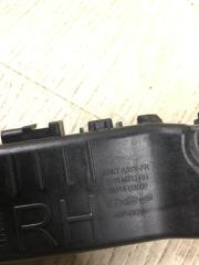 Кронштейн переднего бампера передний правый ELANTRA AD 16-