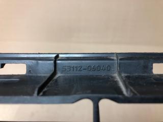 Решетка переднего бампера TOYOTA CAMRY 40 06-11