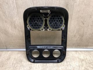 Накладка торпедо центр. PATRIOT 10-17 2014 MK74 2.0 ECN