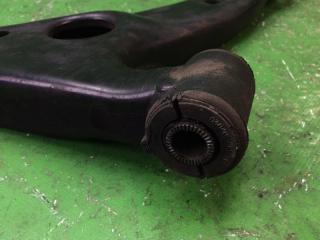 Рычаг передней подвески нижний передний правый TOYOTA PRIUS - 20 03-11