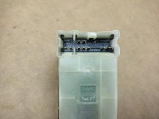 Кнопка стеклоподъемника задняя INFINITI M35/M45 04-10