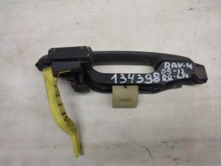 Ручка двери наружная задняя левая RAV4 05-12