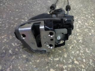 Замок двери задний левый RAV4 05-12