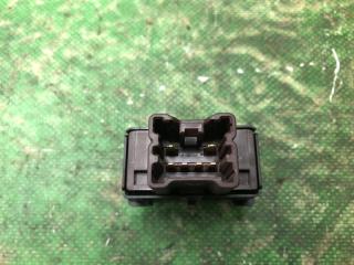 Кнопка обогрева сидений правая JUKE 10-19 2011 1.6 MR16DDT