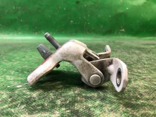 Петля двери нижняя задняя левая FORD FIESTA 08-17 1.6 C16HDEX