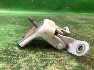 Петля двери нижняя передняя правая FORD FIESTA 08-17 1.6 C16HDEX