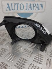 Накладка противотуманной фары передняя левая COROLLA 150 06-13