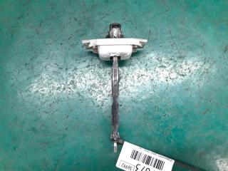 Ограничитель двери передний левый TOYOTA RAV4 05-12 2007 Б/У Ограничитель двери передний левый TOYOTA RAV4 05-12 2007