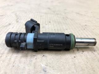 Форсунка топливная JETTA USA 10-17 2011 2.5